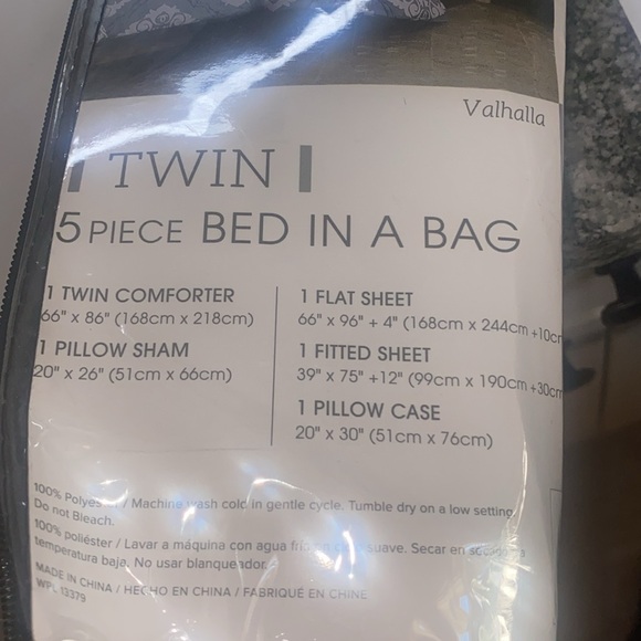 Comfortable Set - Picture 3 of 4